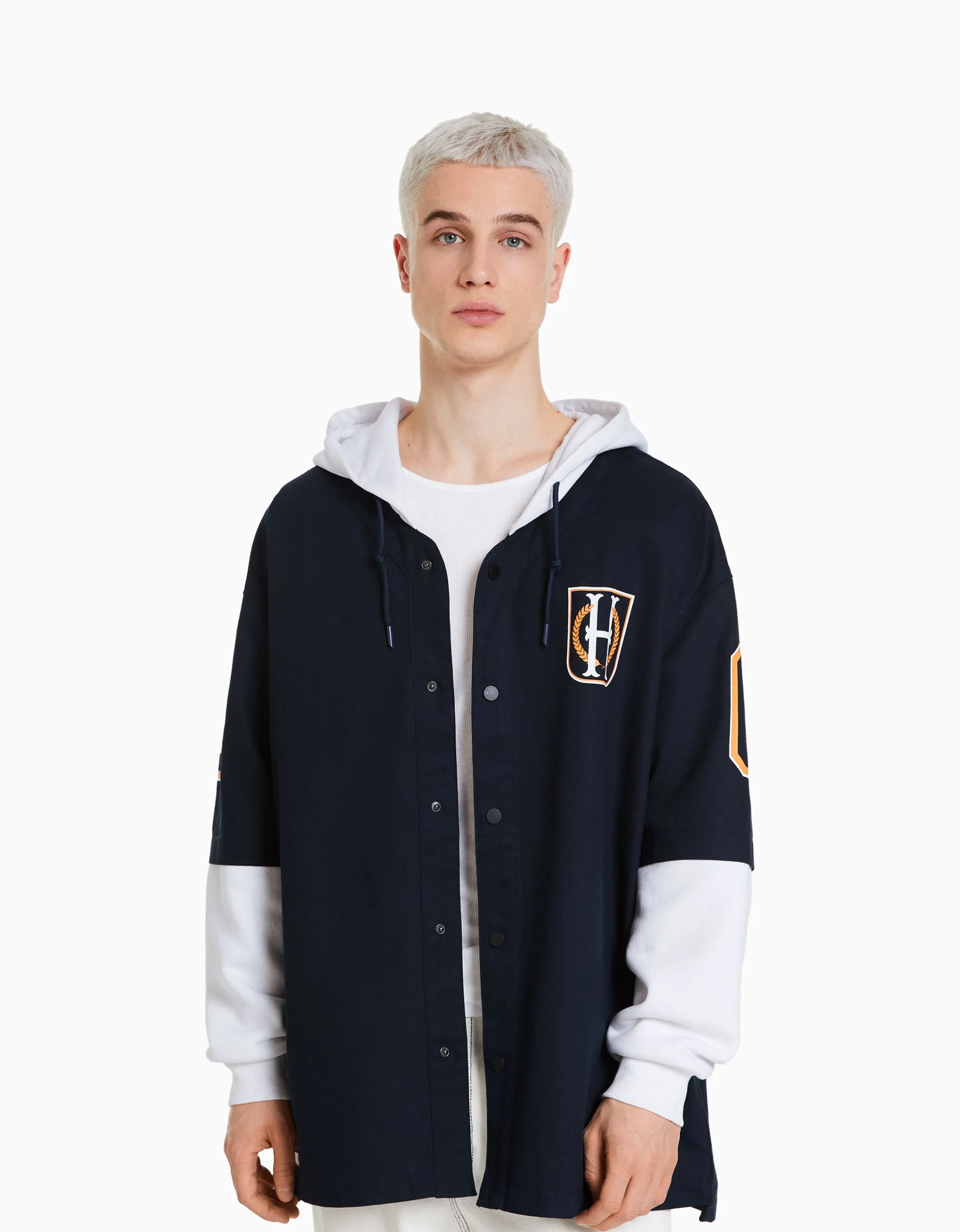 BERSHKA Sobrecamisa manga larga capucha felpa varsity Marino Sale