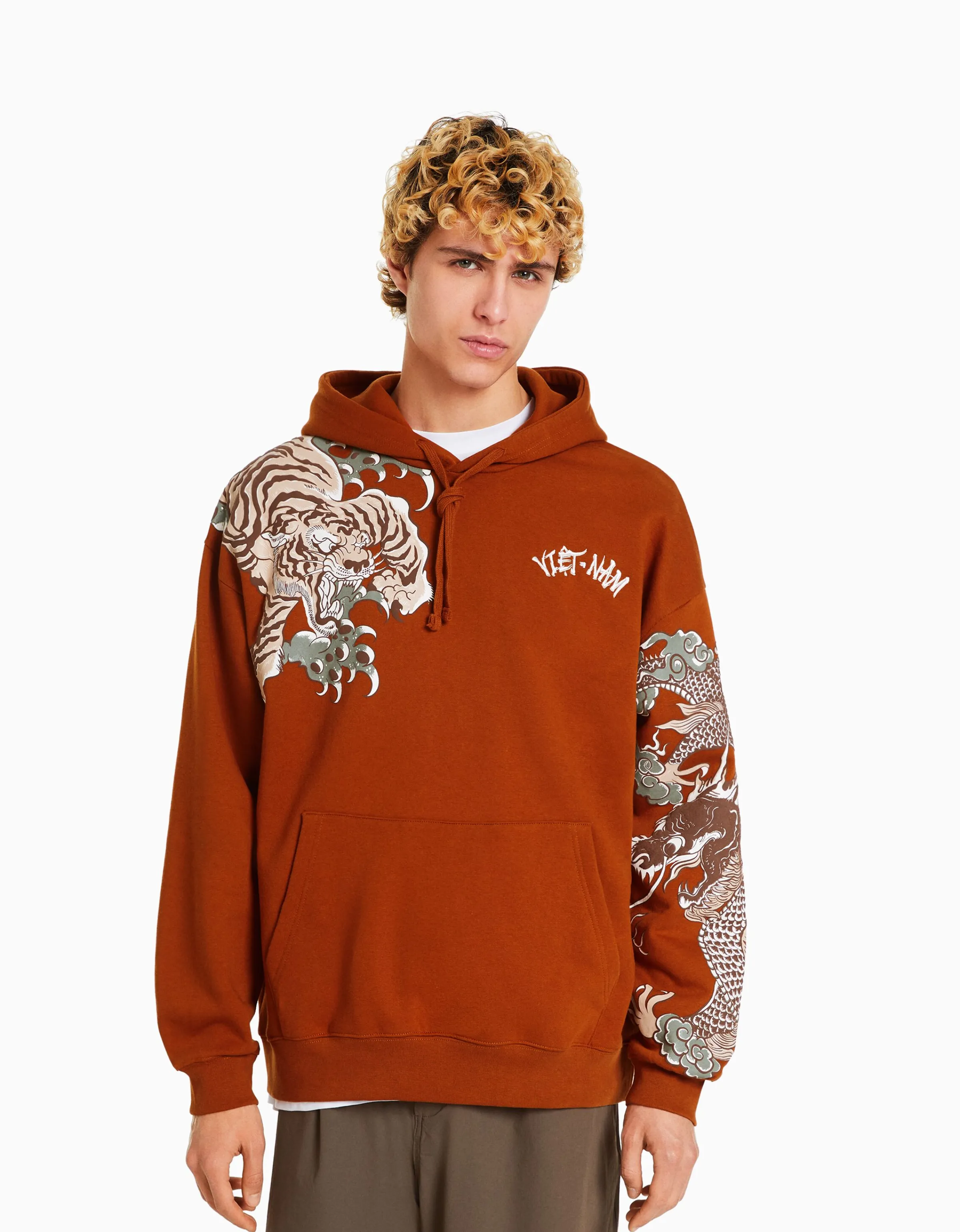 BERSHKA Sudadera capucha print tigre Camel Shop