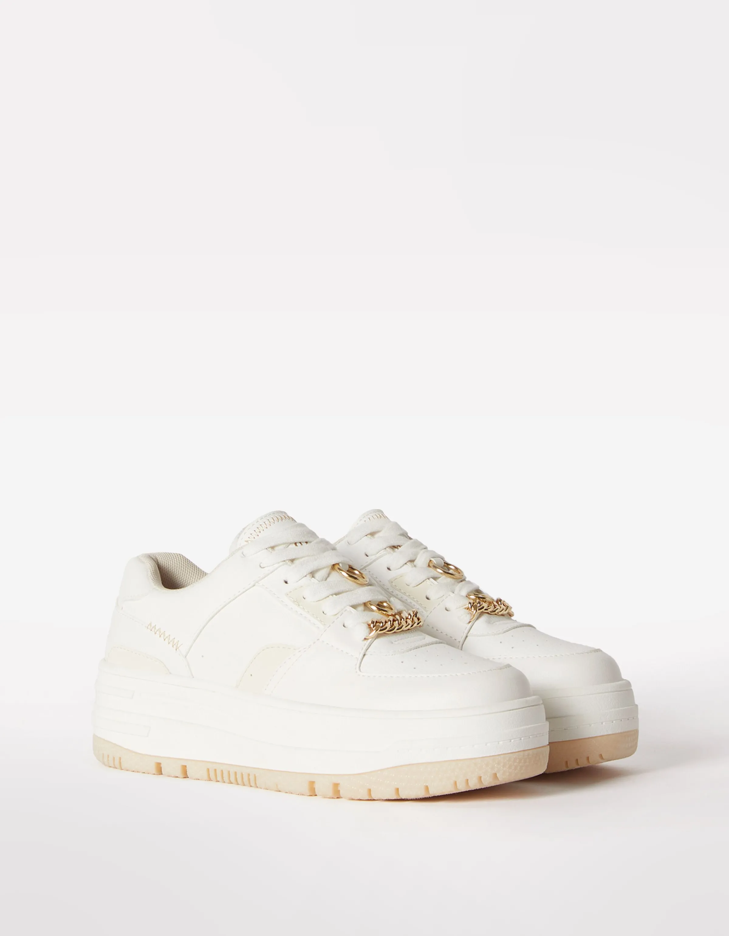 BERSHKA Zapatilla plataforma joyas Blanco Hot