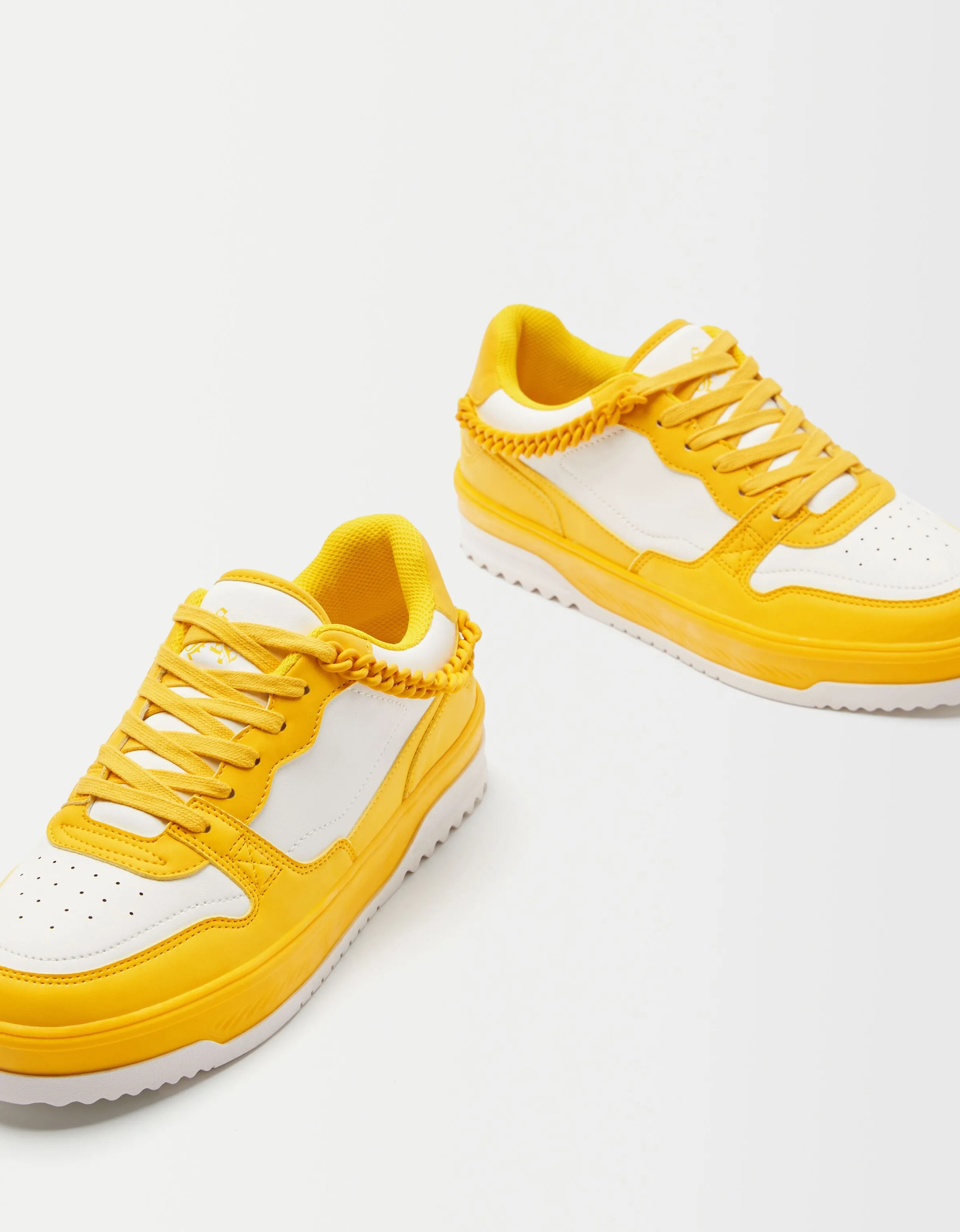 BERSHKA Zapatillas combinadas cadena hombre Amarillo Fashion