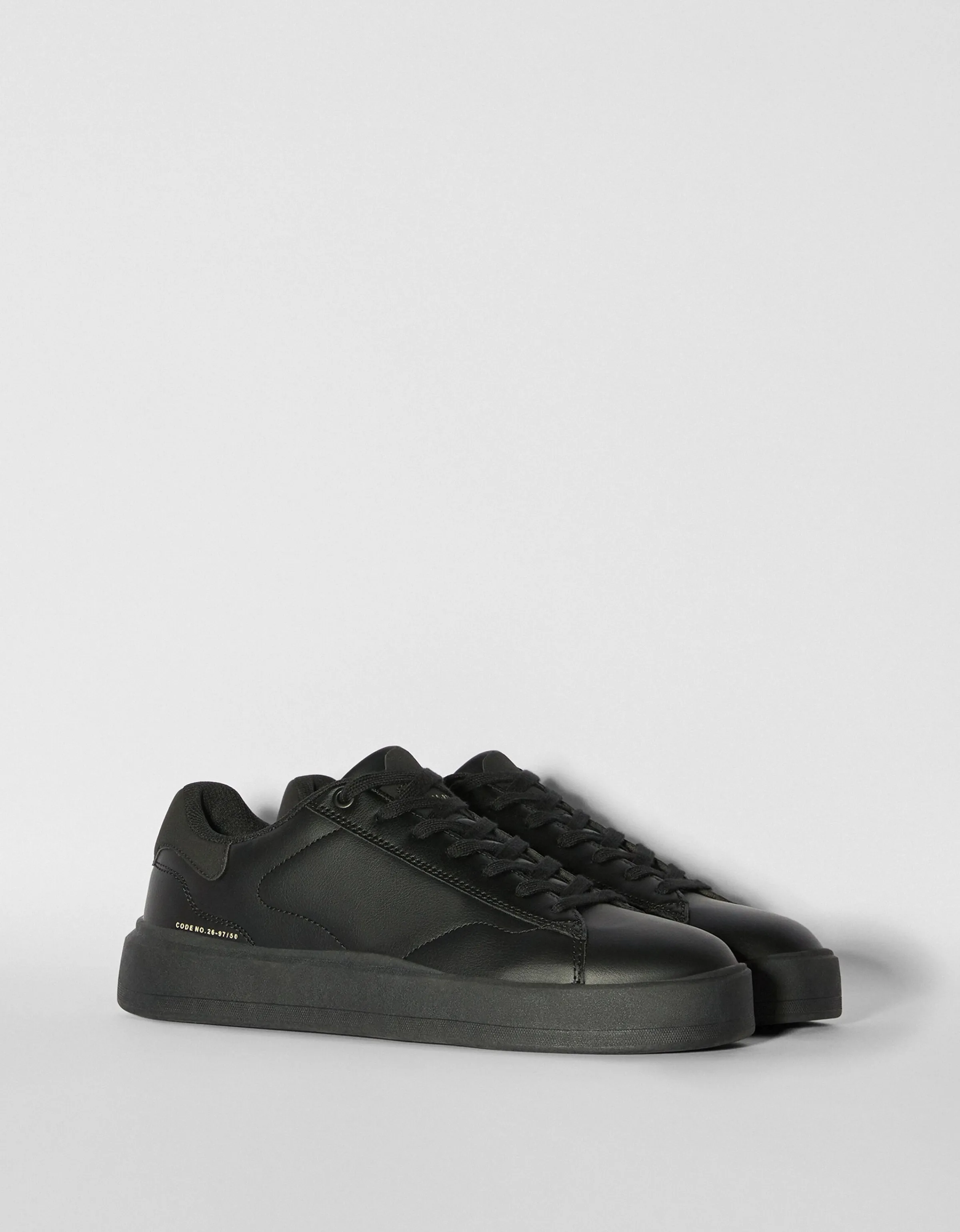 BERSHKA Zapatillas monocolor hombre Negro Store