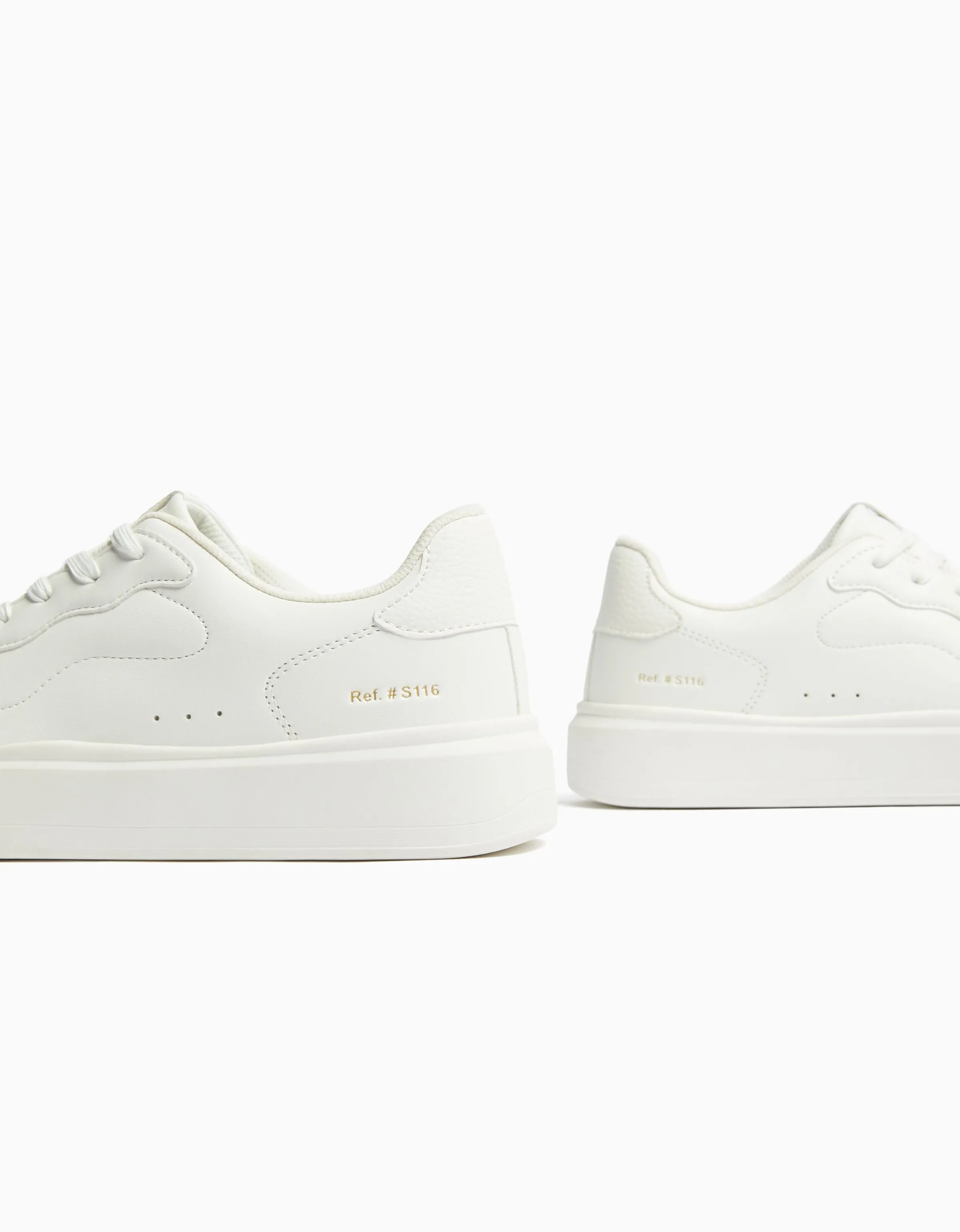 BERSHKA Zapatillas monocolor hombre. Blanco Flash Sale