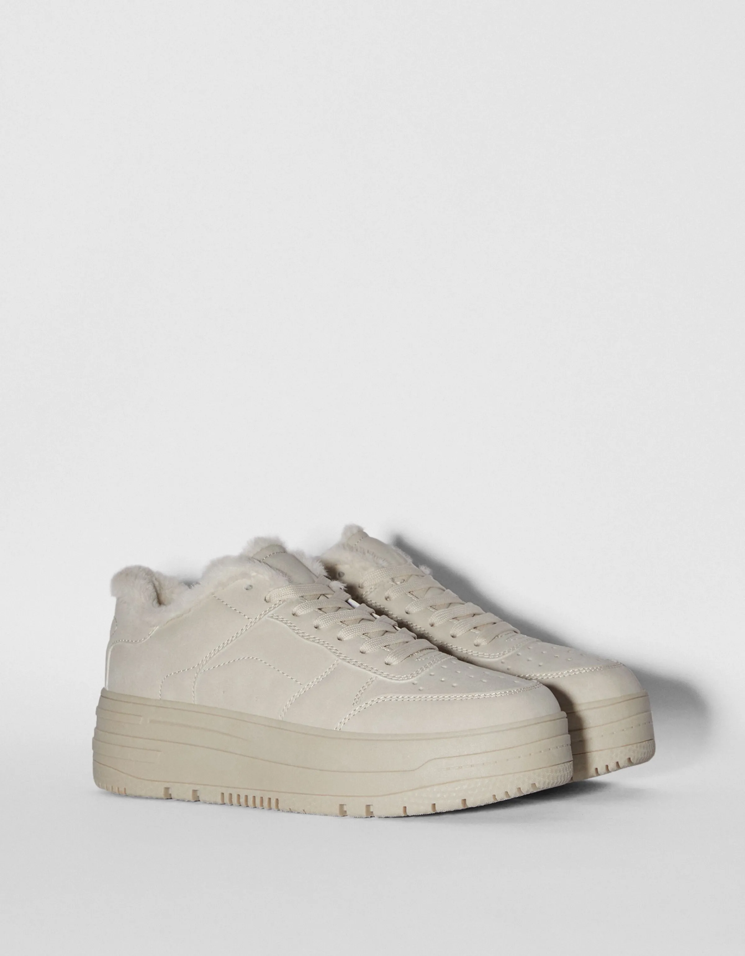 BERSHKA Zapatillas plataforma detalle pelo Crudo Discount