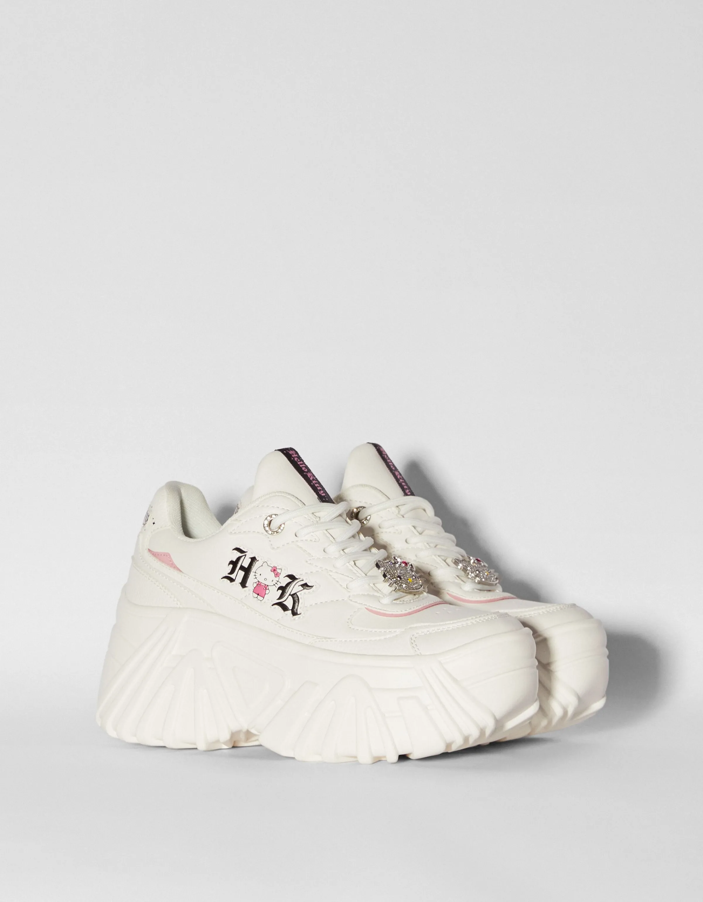 BERSHKA Zapatillas plataforma Hello Kitty joya Blanco Online